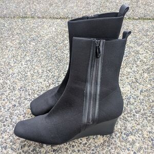 Vivaia Black Micaela Water Repellent Wedge Boot. Size 38